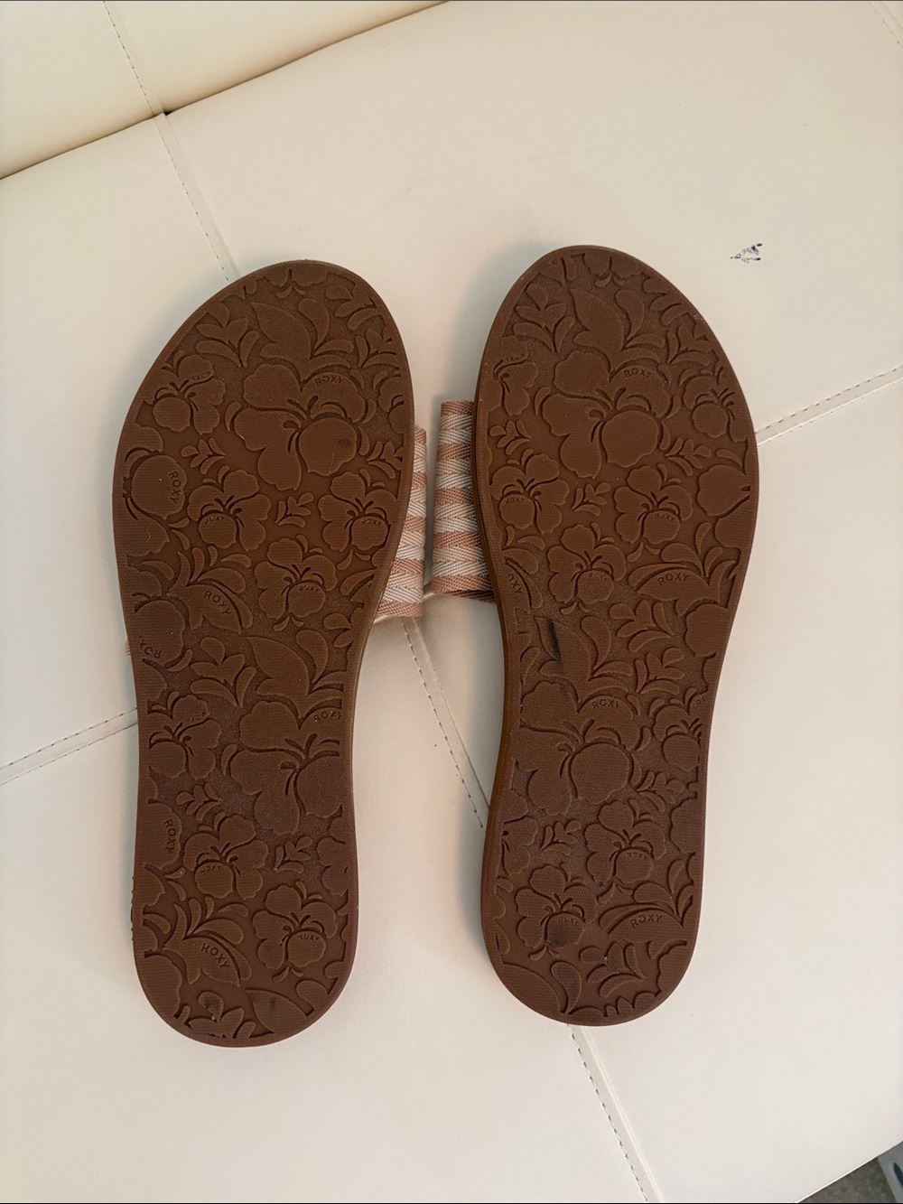 Roxy Slide Sandals in Tan with Stripe Strap-Size 10 - Picture 4 of 4